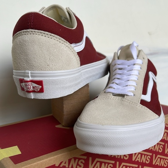 Vans Men’s Old Skool
Canvas/Suede Fired Brick
VN0007NTZHG
Sneakers - Picture 11 of 16